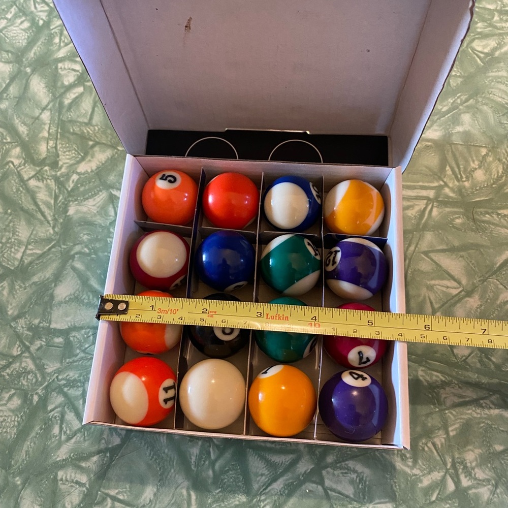 Mini Billiard Ball Set Of 16 Balls - Picture 3 of 4
